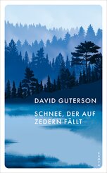 Schnee, der auf Zedern f&auml;llt