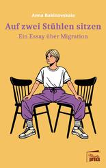 Auf zwei St&uuml;hlen sitzen
